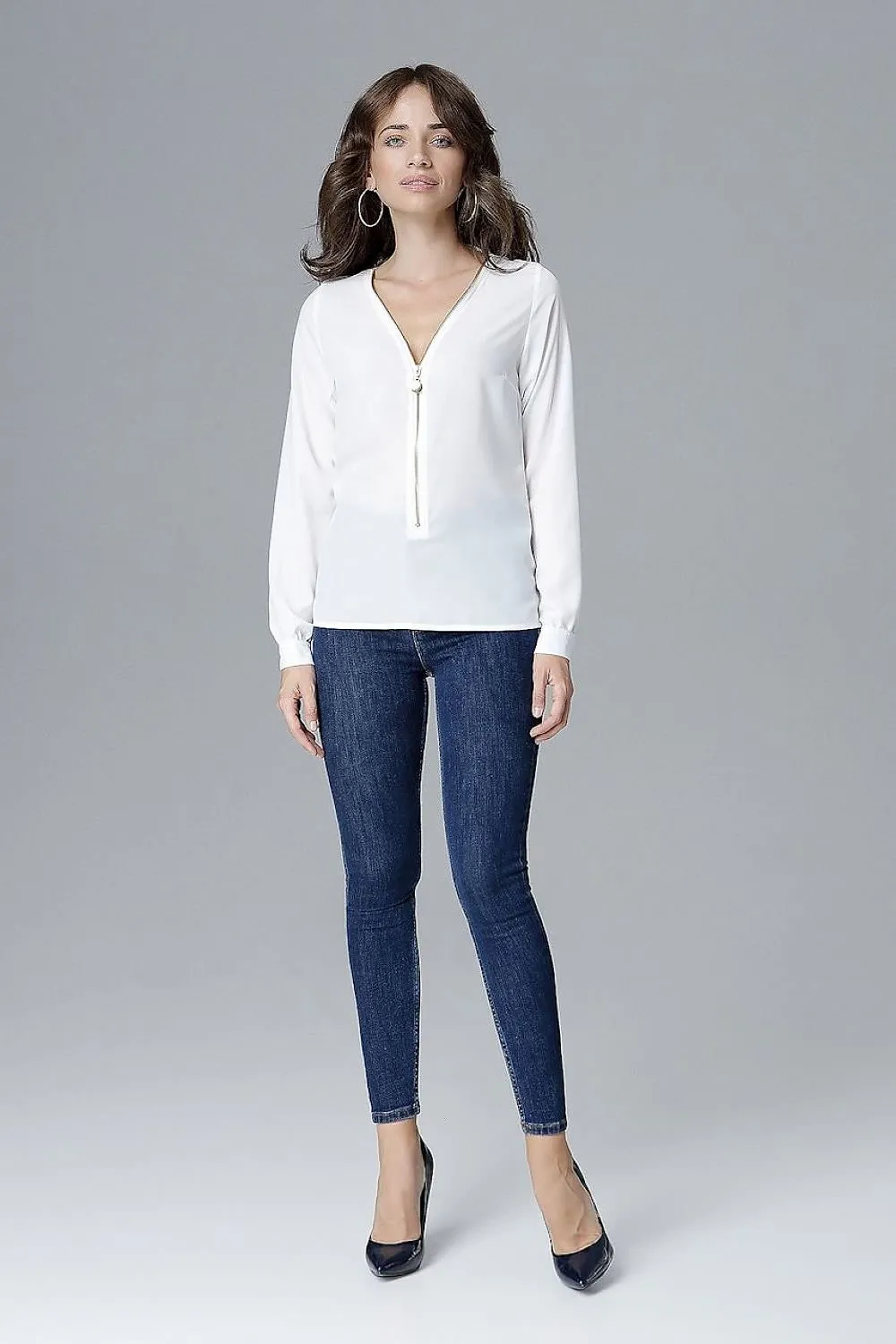 Chic Zip-Up Blouse with Stylish Sleeves